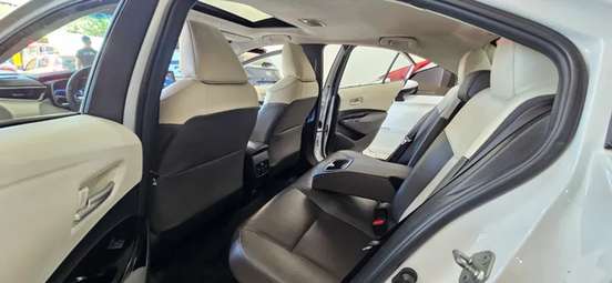 TOYOTA-COROLLA-2023