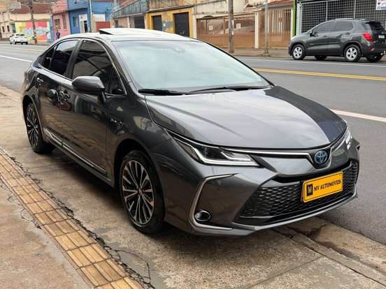 TOYOTA-COROLLA-2025