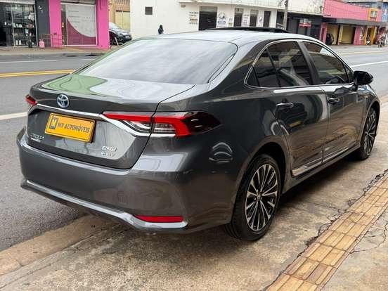 TOYOTA-COROLLA-2025