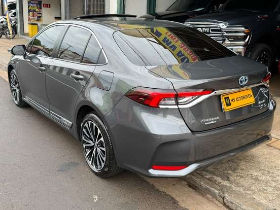 TOYOTA-COROLLA-2025