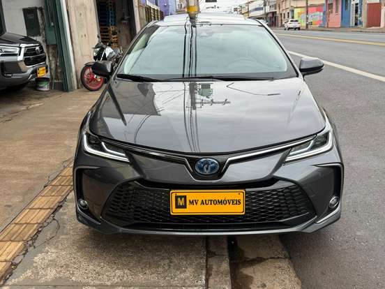 TOYOTA-COROLLA-2025