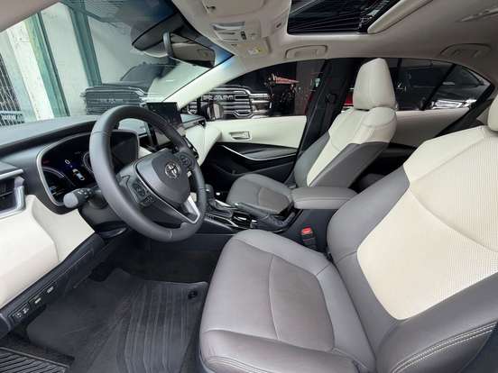 TOYOTA-COROLLA-2025