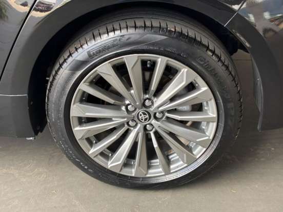 TOYOTA-COROLLA-2024