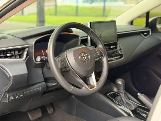 TOYOTA-COROLLA-2024