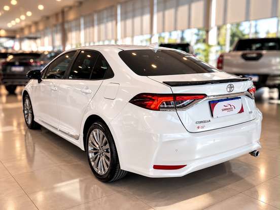 TOYOTA-COROLLA-2025
