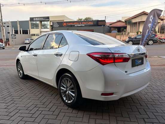 TOYOTA-COROLLA-2015