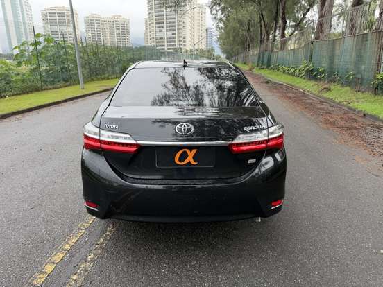 TOYOTA-COROLLA-2018