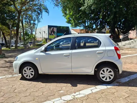 TOYOTA-ETIOS-1.5 XS 16V FLEX 4P AUTOMÁTICO TOYOTA-ETIOS-2016
