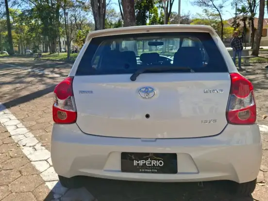 TOYOTA-ETIOS-2016