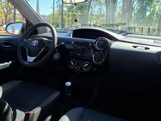TOYOTA-ETIOS-1.5 XS 16V FLEX 4P AUTOMÁTICO TOYOTA-ETIOS-2016