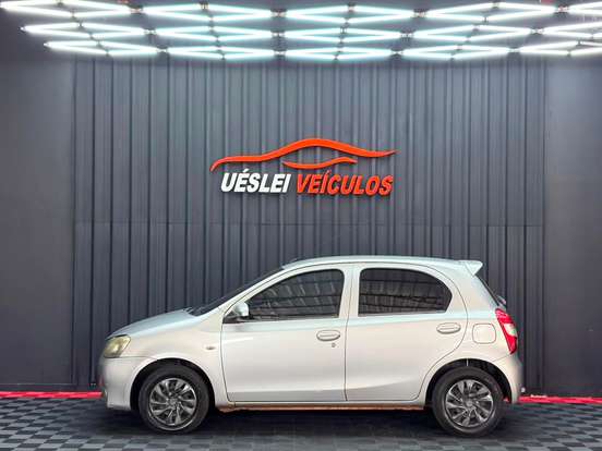 TOYOTA-ETIOS-2014