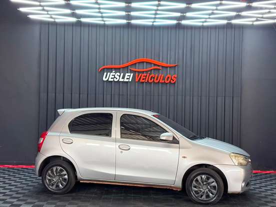 TOYOTA-ETIOS-2014