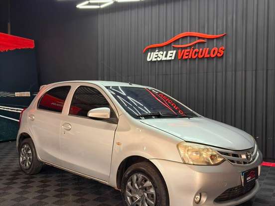 TOYOTA-ETIOS-1.3 X 16V FLEX 4P MANUAL TOYOTA-ETIOS-2014
