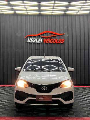TOYOTA-ETIOS-2018