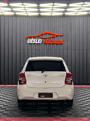 TOYOTA-ETIOS-2018