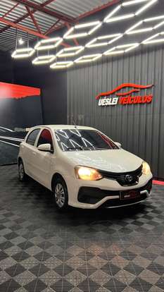 TOYOTA-ETIOS-2018