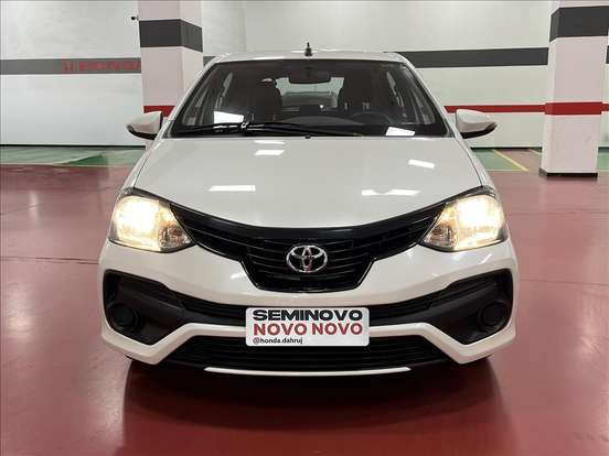 TOYOTA-ETIOS-2019