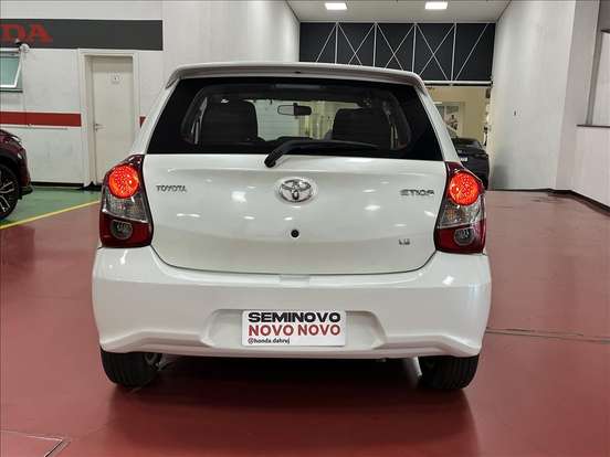 TOYOTA-ETIOS-2019
