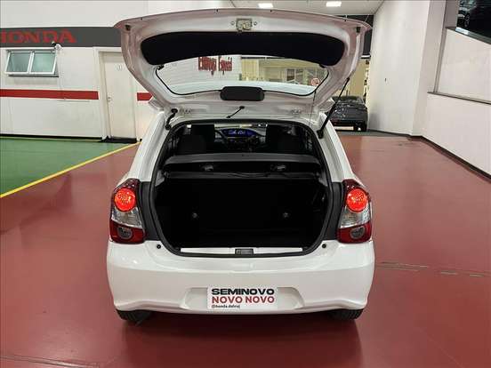 TOYOTA-ETIOS-2019