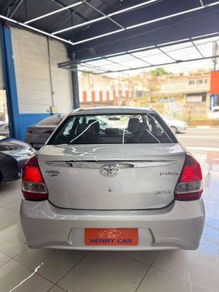 TOYOTA-ETIOS-2019