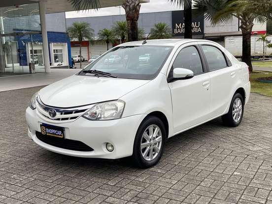 TOYOTA-ETIOS-2016