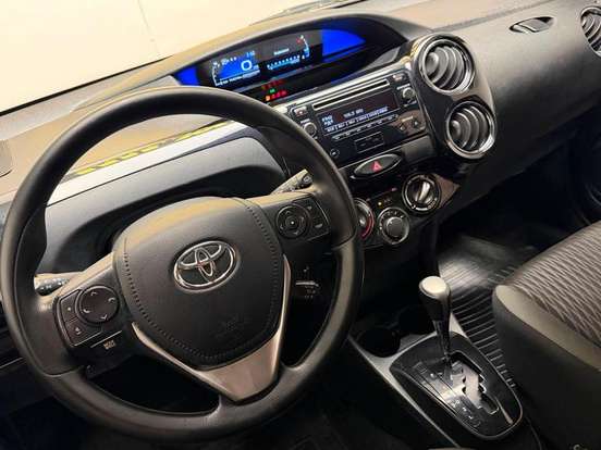 TOYOTA-ETIOS-1.5 XS 16V FLEX 4P AUTOMÁTICO TOYOTA-ETIOS-2017