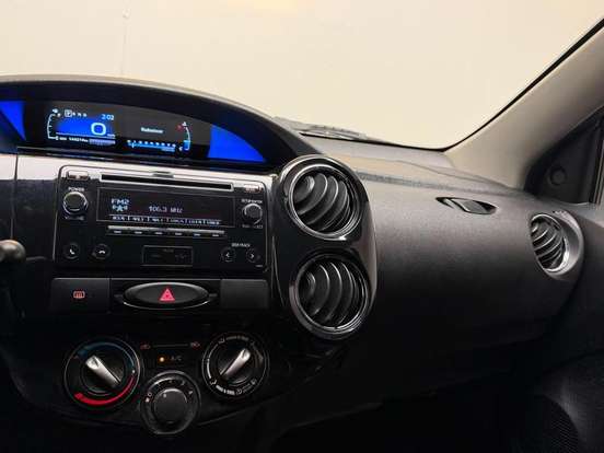 TOYOTA-ETIOS-1.5 XS 16V FLEX 4P AUTOMÁTICO TOYOTA-ETIOS-2017
