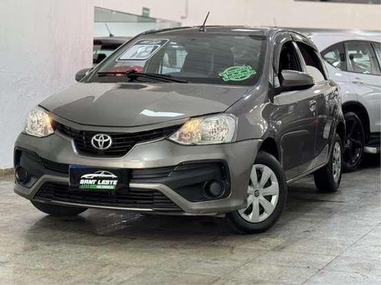 TOYOTA-ETIOS-2017