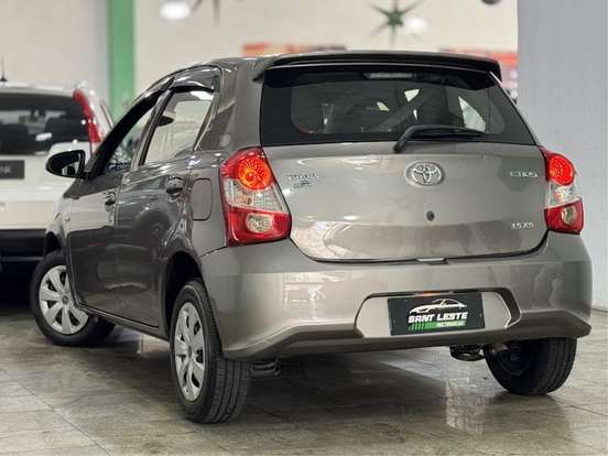 TOYOTA-ETIOS-2017