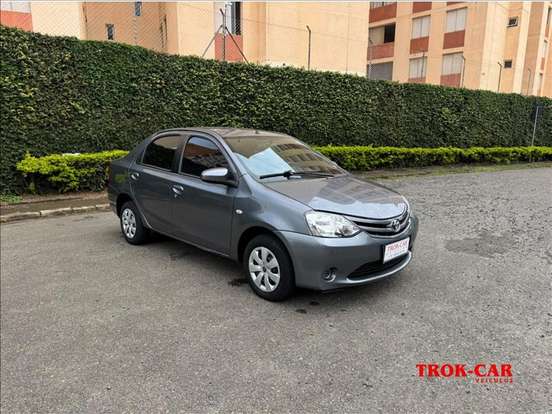 TOYOTA-ETIOS-2016
