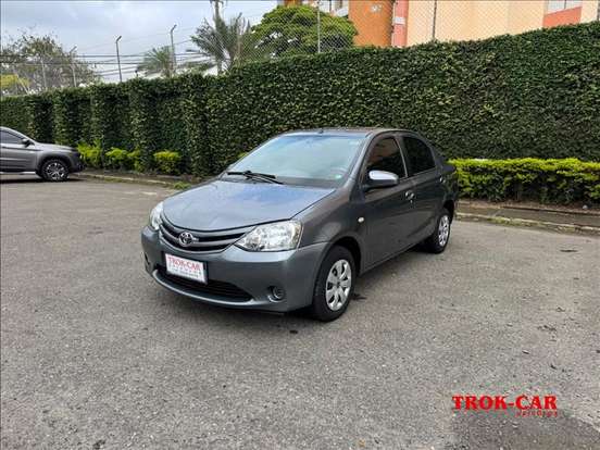 TOYOTA-ETIOS-2016