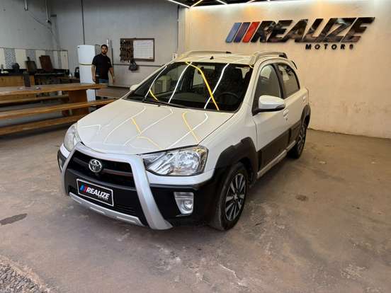 TOYOTA-ETIOS CROSS-2015