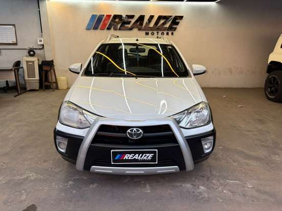 TOYOTA-ETIOS CROSS-2015