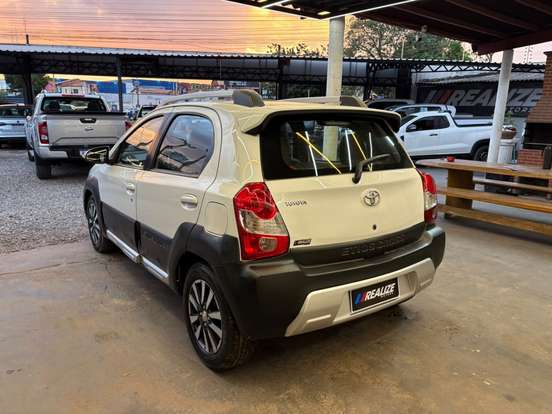 TOYOTA-ETIOS CROSS-1.5 16V FLEX 4P MANUAL TOYOTA-ETIOS CROSS-2015