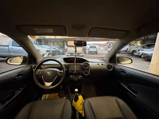 TOYOTA-ETIOS CROSS-2015