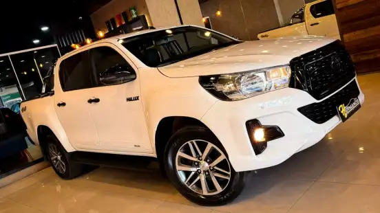 TOYOTA-HILUX-2019