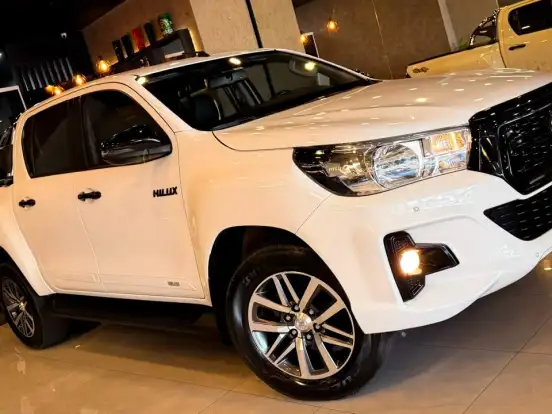 TOYOTA-HILUX-2.7 SRV 4X4 CD 16V FLEX 4P AUTOMÁTICO TOYOTA-HILUX-2019