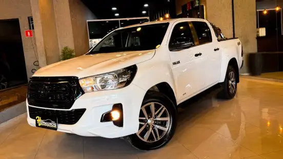 TOYOTA-HILUX-2019