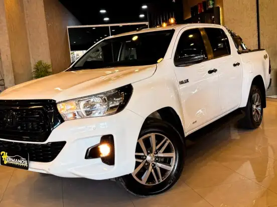 TOYOTA-HILUX-2.7 SRV 4X4 CD 16V FLEX 4P AUTOMÁTICO TOYOTA-HILUX-2019