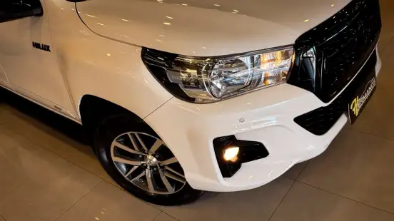 TOYOTA-HILUX-2019