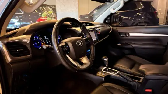 TOYOTA-HILUX-2019