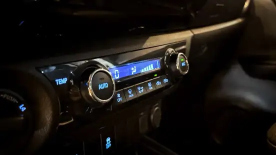TOYOTA-HILUX-2019