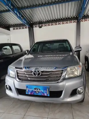 TOYOTA-HILUX-2015