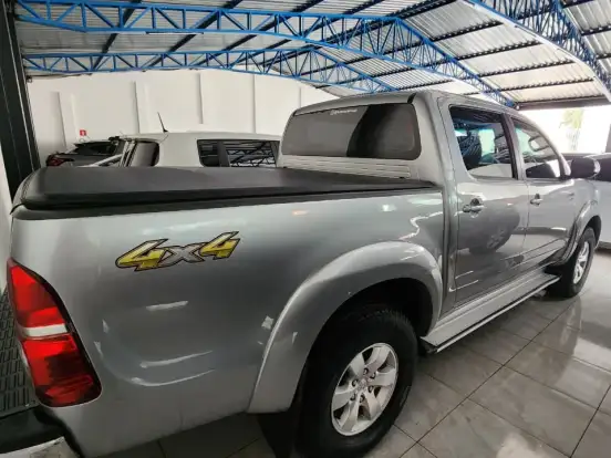 TOYOTA-HILUX-2.7 SRV 4X4 CD 16V FLEX 4P AUTOMÁTICO TOYOTA-HILUX-2015