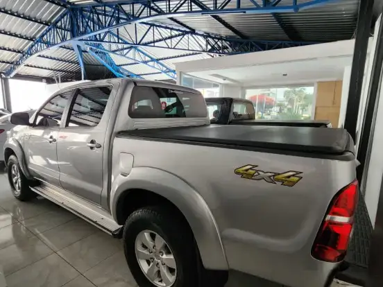 TOYOTA-HILUX-2.7 SRV 4X4 CD 16V FLEX 4P AUTOMÁTICO TOYOTA-HILUX-2015