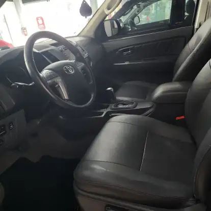 TOYOTA-HILUX-2015