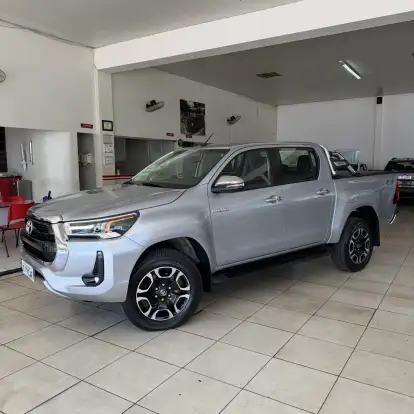 TOYOTA-HILUX-2.8 D-4D TURBO DIESEL CD SRV 4X4 AUTOMÁTICO TOYOTA-HILUX-2025