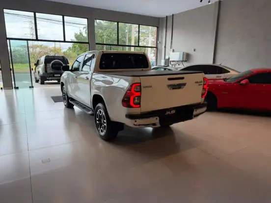 TOYOTA-HILUX-2026