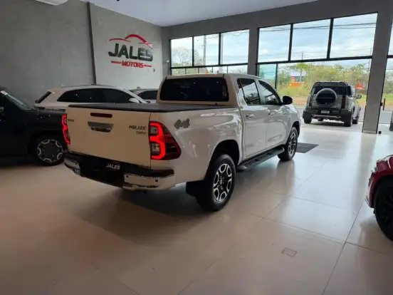 TOYOTA-HILUX-2026
