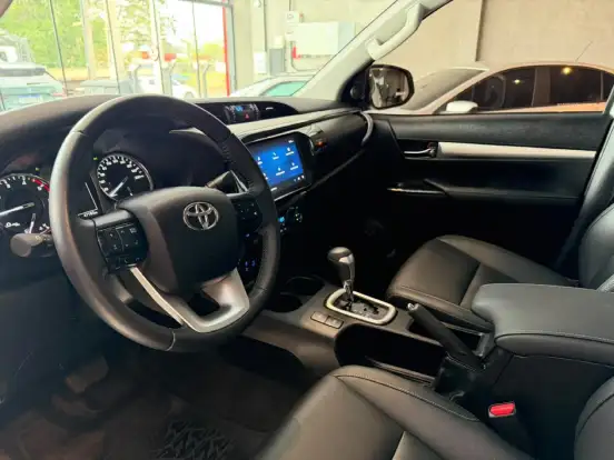 TOYOTA-HILUX-2026